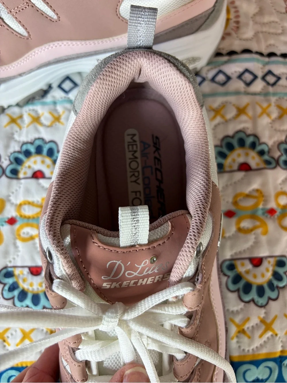 Skechers white designed up